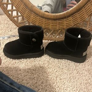 Size 7 Toddler Black Ugg Boots